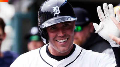 “An actual banger”: Kerry Carpenter’s home run off foul pole electrifies fans