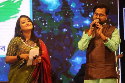 Satyajit and Sayanti celebrate the poetic legacy of Tagore and Gulzar at a city art festival