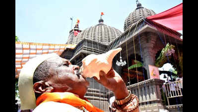 Enthusiastic celebrations mark Ram Navami in Nashik, many devotees walk to Shirdi to offer prayers at Sai temple