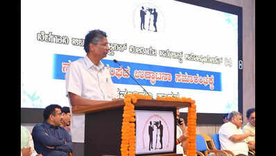 Minister Jarkiholi advocates for responsible journalism to boost development
