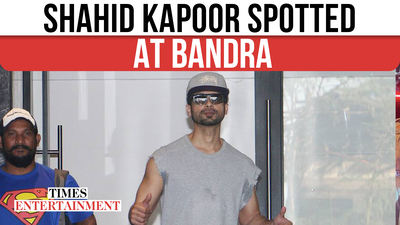 Shahid Kapoor Spotted At Bandra