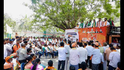 BJP hits back, says Modi previously slashed LPG rates, Congress hiked everything