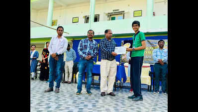 Class VIII student wins national quiz