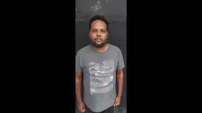 Two held for stealing Rs 2.2 crore from SUV