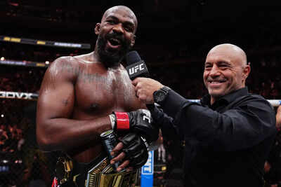 “He is the GOAT!” - Joe Rogan certifies Jon Jones while revealing the real reason behind the fighters picking up short-notice bouts
