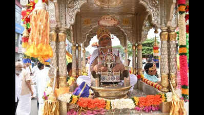 Lord Mahavir inspired everyone, offered peace message: Guv