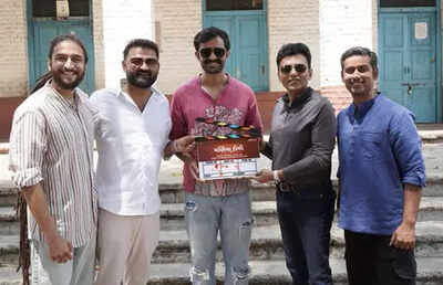 Anand Pandit and Vaishal Shah team up for their fourth Gujarati project 'Chaniya Toli'