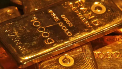 Gold price breaks $3,200 barrier for first time as dollar sinks, trade war jitters