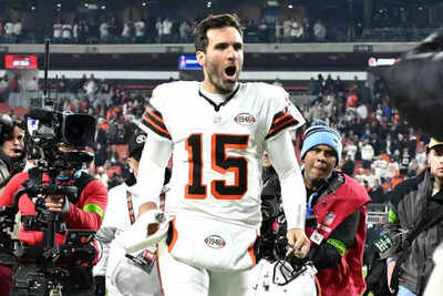 Joe Flacco signs one-year contract with Browns, opt for stability over trade
