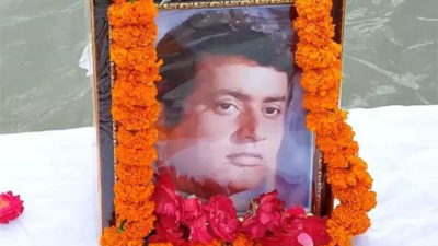 Veteran actor Manoj Kumar's ashes immersed in Ganga at Haridwar