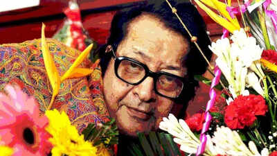 Legendary actor Manoj Kumar's ashes immersed in Ganga at Haridwar in final tribute