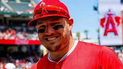 Mike Trout's glove becomes center of controversy in Astros match