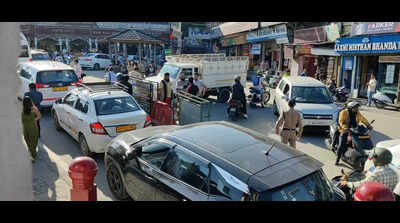 Mussoorie, Nainital witness heavy tourist rush over long weekend