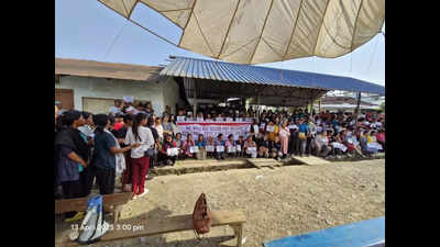 Kuki-Zo protesters stop Meiteis from climbing Thangjing hill