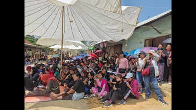 Kuki-Zo protesters stop Meiteis from climbing Thangjing hill