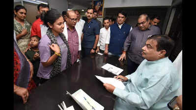 Citizens Flock to Gadkari’s Public Meet, Direct Intervention Brings Quick Relief to Disabled