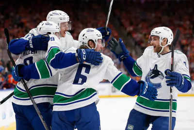 Elias Pettersson set to push Vancouver Canucks to pivotal game against San Jose Sharks