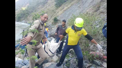 Three killed after vehicle plunges into Yamuna river in Uttarkashi