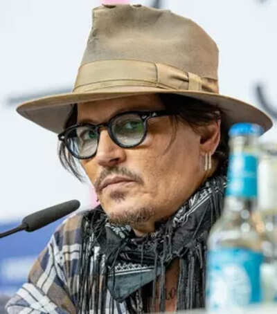 Johnny Depp looks unrecognisable as he shoots for Day Drinker - Pics Inside