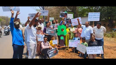 Environmentalists protest tree felling on Hyder Ali Road in Mysuru