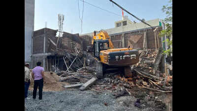 Unauthorized construction razed in Goyal Avenue