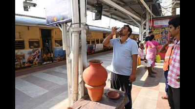 Clay pot water to help railway passengers beat the summer heat