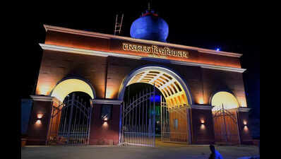 7 LU students suspended for April 9 clash