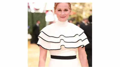 Laura Linney joins Kevin Kline in comedy series 'American Classic'