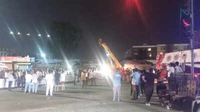 Autorickshaw driver crushed to death as metro girder falls from trailer in Bengaluru
