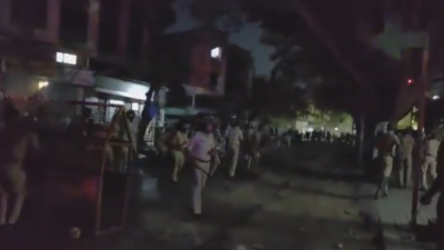 20 policemen injured, vehicles damaged in stone pelting during removal of place of worship in Nashik