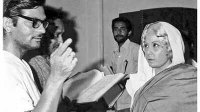 Gulzar remembers Meena Kumari’s detoriating health during 'Mere Apne': "she was in the last stage of her.."