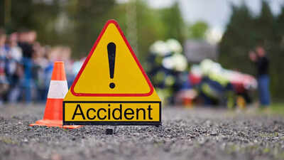 School bus rams into tree in Noida, 4 students and driver injured