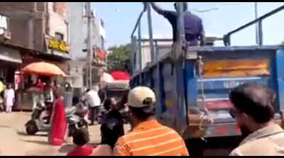 Encroachments cleared from Shukravari Bazaar
