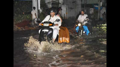 Heavy rain hits Hyderabad, flooding roads and causing traffic snarls