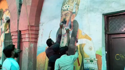 Vandals think Bahadur Shah is Aurangzeb, deface his portrait at Ghaziabad station