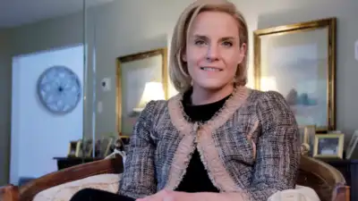Lawyer who wants to be 'first female SEAL' sues US Navy for 'age discrimination'