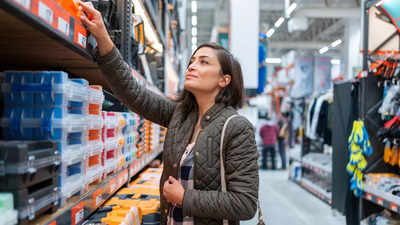 What retail stores are open and closed in the US on Easter 2025?