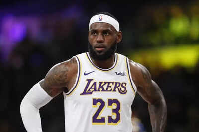 Lakers legend LeBron James trolls his own reading memes in hilarious new Royal Kingdom ad