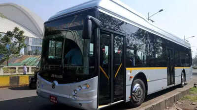 Couple caught having sex inside bus in Navi Mumbai bus; conductor faces action