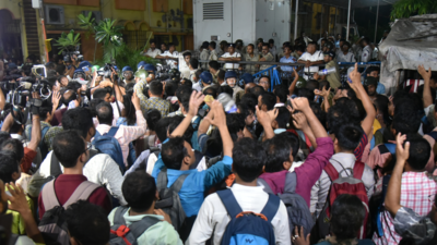 Sacked West Bengal teachers lay siege as School Service Commission misses tainted-untainted list deadline