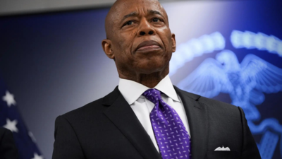 Judge temporarily blocks NYC mayor from allowing ICE agents on Rikers Island jail