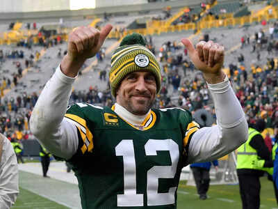 “This ain’t cool”: Aaron Rodgers finds support from Pittsburgh Steelers’ player after Jets rant but fans call him a “big baby”