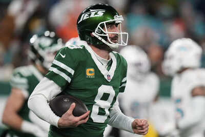 Aaron Rodgers wants Steelers to roll out red carpet but team’s silence sparks retirement rumors