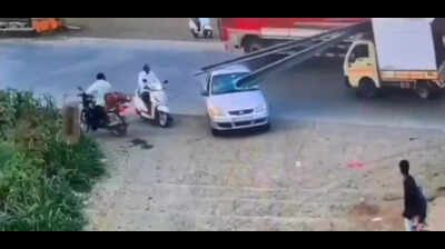 Close call: Car driver narrowly escapes being impaled as iron beams pierce windshield in Kolhapur