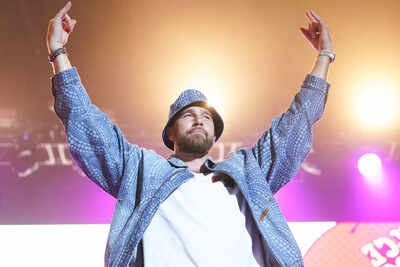 "This is so f------ dumb": Travis Kelce regrets his old Easter tweet as Jason Kelce hilariously roasts him for it