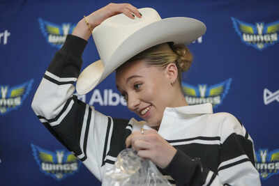Paige Bueckers rocks cowboy hat as Dallas Wings roll out the red carpet welcome