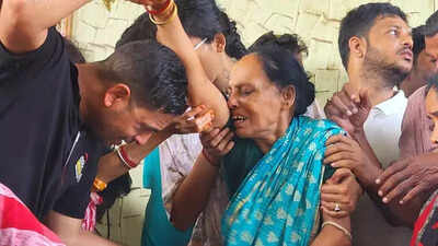 CM announces financial aid, job for Kashmir terror attack victim’s family