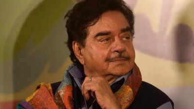 Shatrughan Sinha says, 'yeh Hindu Hindu kyun keh rahe hai' as he reacts to Pahalgam terrorist attack, netizens react!