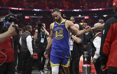 Is Stephen Curry available for Golden State Warriors vs Houston Rockets Game 3 despite Thumb Injury? (April 26, 2025)