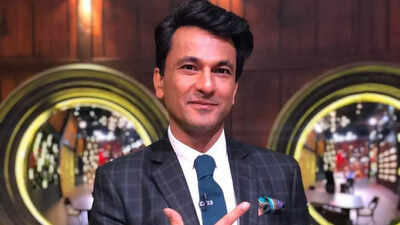 Celebrity Masterchef judge Vikas Khanna celebrates big milestones of his New York restaurant